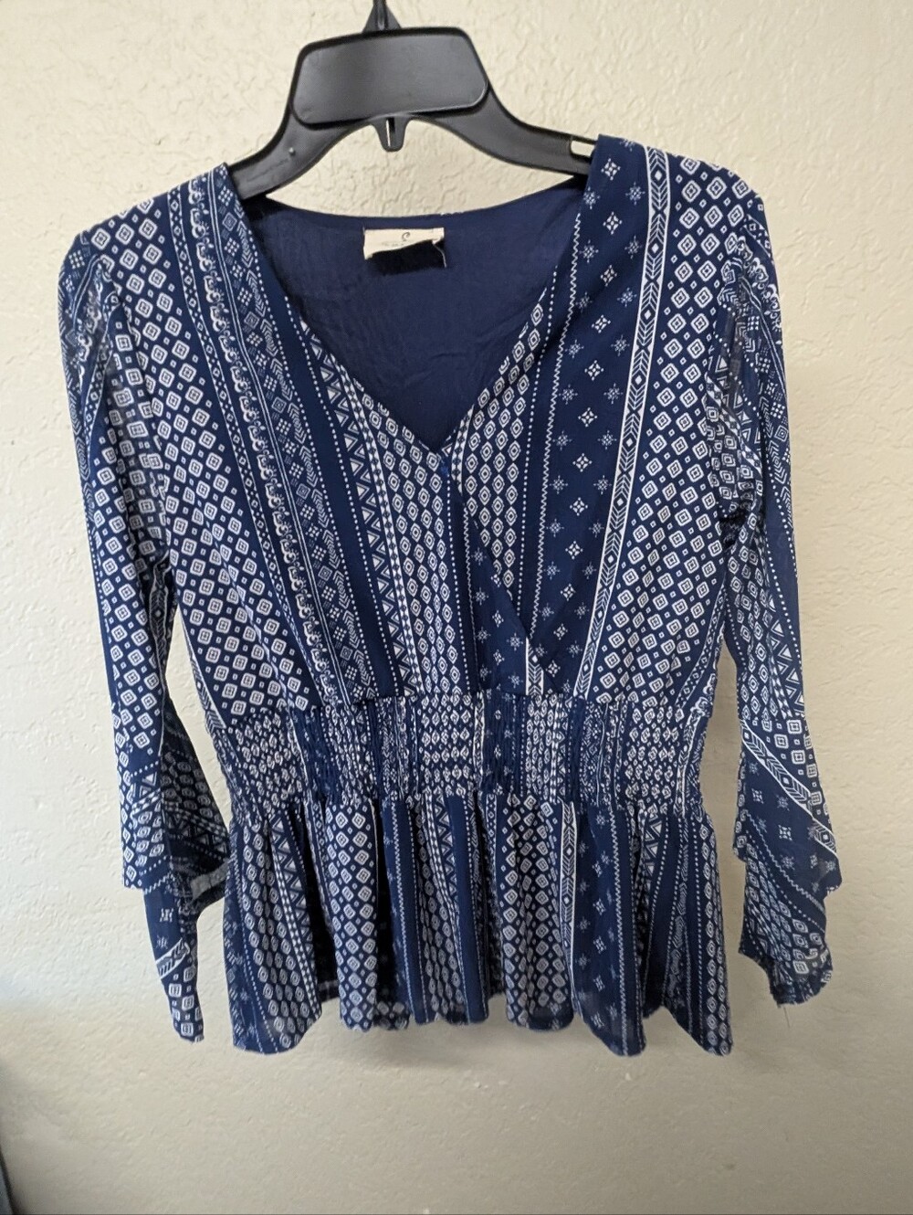 Women's Navy Blue Patterned V-Neck Peplum Top